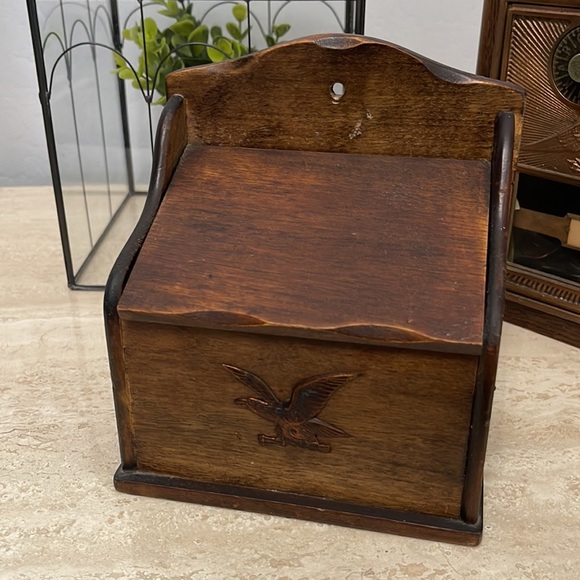 Vintage wooden Matchbook or Mailbox box with Eagle - Picture 7 of 7